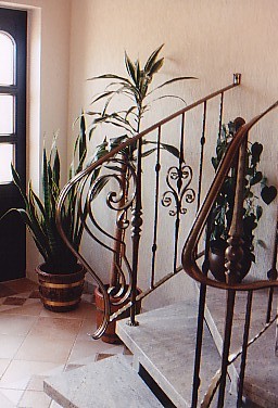 Treppengelnder aus Schmiedematerial, pulverbeschichtet kupfer antik