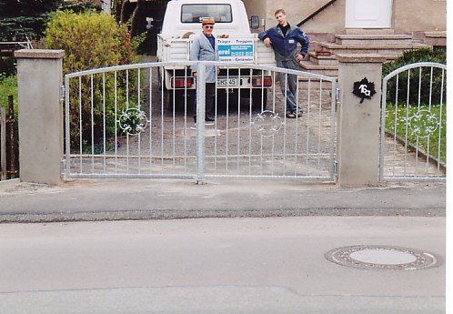 Schmiedetor mit Zierelement, feuerverzinkt